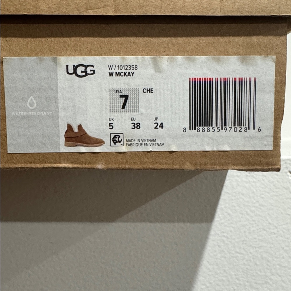 UGG W MCKAY Tan Suede Boots - Picture 8 of 8